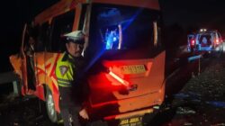 Kecelakaan Maut Minibus Tabrak Truk di Tol Probolinggo, 5 Orang Tewas