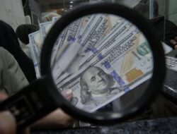 Uang Negara Indonesia Tersenyum Tipis ke Rp15.857 Sore Ini