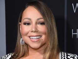 Mariah Carey Beri Kado ke Rihanna, Tanda Tangan di Dada