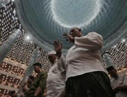 Salat Tarawih Tanpa Diakhiri Witir, Bolehkah?