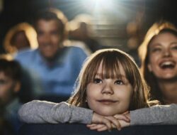 Pengamat Beber Sebab Banyak Anak Tonton Sinema Tak Sesuai Rating Usia