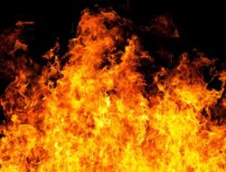 Truk Terbakar di Tol Gempol Arah Pandaan Diduga Milik TNI