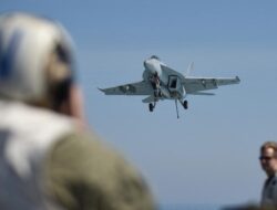 Jet Tempur F-18 AS Jatuh di Laut Merah