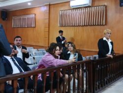 Lisa Mariana Hadir di Sidang, Ridwan Kamil Minta Jadwal Mundur