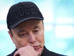 Saham Tesla Anjlok Terbesar dalam Sejarah, Ada Apa?