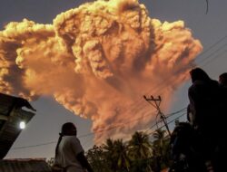 Radius Bahaya Gunung Lewotobi Laki-laki Diperluas