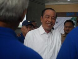 Kelakar Jokowi, Terpaksa Datang Reuni Demi Ijazah Tak Dituding Palsu