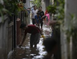 Bencana Banjir Jakarta Belum Surut Rabu Pagi, Air di Kembangan Masih 1 Meter