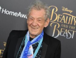 Ian McKellen Bocorkan Gandalf dan Frodo Kembali di Layar Lebar Baru LOTR