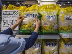 Beli Beras Ekonomis Dibatasi 2 Pak per Orang di Indomaret-Alfamart Cs