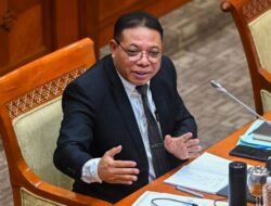 kandidat Hakim MK Inosentius Samsul Sindir Para Pengkritik Dewan Perwakilan Rakyat