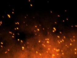Aksi Massa Bakar Ban di DPRD Seram Bagian Timur, Tiga Mahasiswa Terbakar