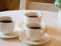 5 Efek Kebanyakan Minum Kopi Pahit Setiap Hari