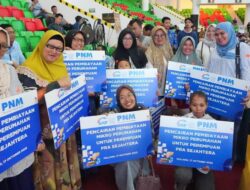 PNM dan KemenPKP Bantu Renovasi Rumah Usaha Nasabah Mekaar di Malang