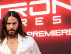 FOTO: Pose Jared Leto dan Pasukan Tron: Ares Sebelum Serbu Bioskop