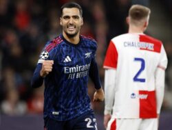 Arsenal Sempurna, Hajar Slavia Praha 3-0