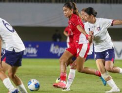 Hajar Singapura, Tim nasional Putri Indonesia ke Semifinal