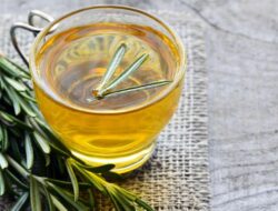 Bye Buncit, Ini 5 Air Rebusan Daun yang Ampuh Hancurkan Lemak Perut