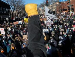 Unjuk Rasa Penembakan Petugas ICE Meluas, Trump Kirim Utusan ke Minnesota