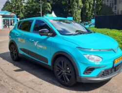 Trik Aman di Perlintasan Kereta Usai Kejadian Taksi VinFast Ditabrak