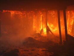 Ayah Bawa Wanita Idaman Lain, Anak Bakar Rumah Orang Tua