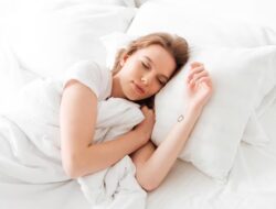 Mitos atau Fakta: Posisi Tidur Pengaruhi Postur Tubuh? : Okezone Women