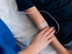 Ada Gelembung di Selang Infus? Jangan Sembarangan Pencet Selangnya : Okezone Women