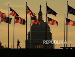 7 Senator, Termasuk Republikan, Desak Trump Batalkan Deal Solar Rusia