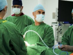 Dokter Tangani Kista Ginjal pada Lansia 76 Tahun dengan Bedah Robotik